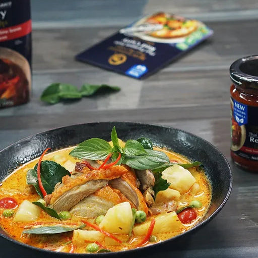 Thailand Blue Elephant Thai Red Curry Sauce – 300g (Serves 2)