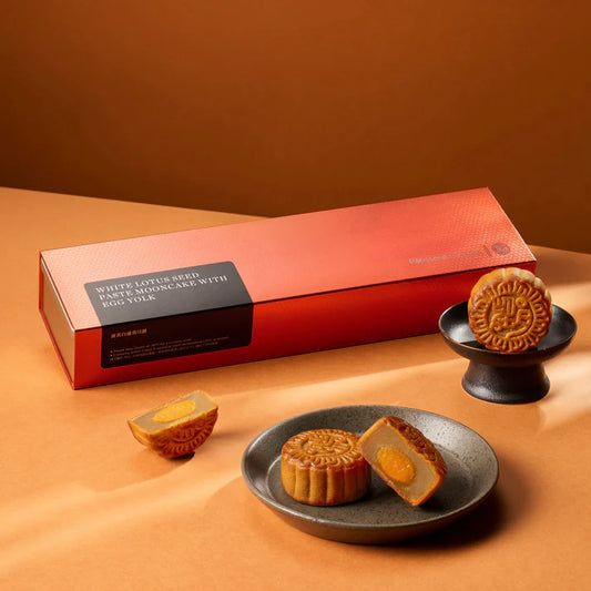 Hong Kong Patisserie La Lune Mooncake – Salted Egg Yolk White Lotus Mooncake (4pcs Gift Box)
